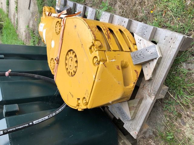Mckissick 100 ton model 73a spring loaded well servicing block  hook